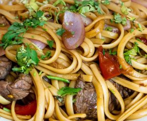 TALLARIN SALTADO DE CARNE